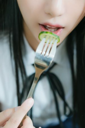 美丽的小蜜蜂美国版7娃娃脸